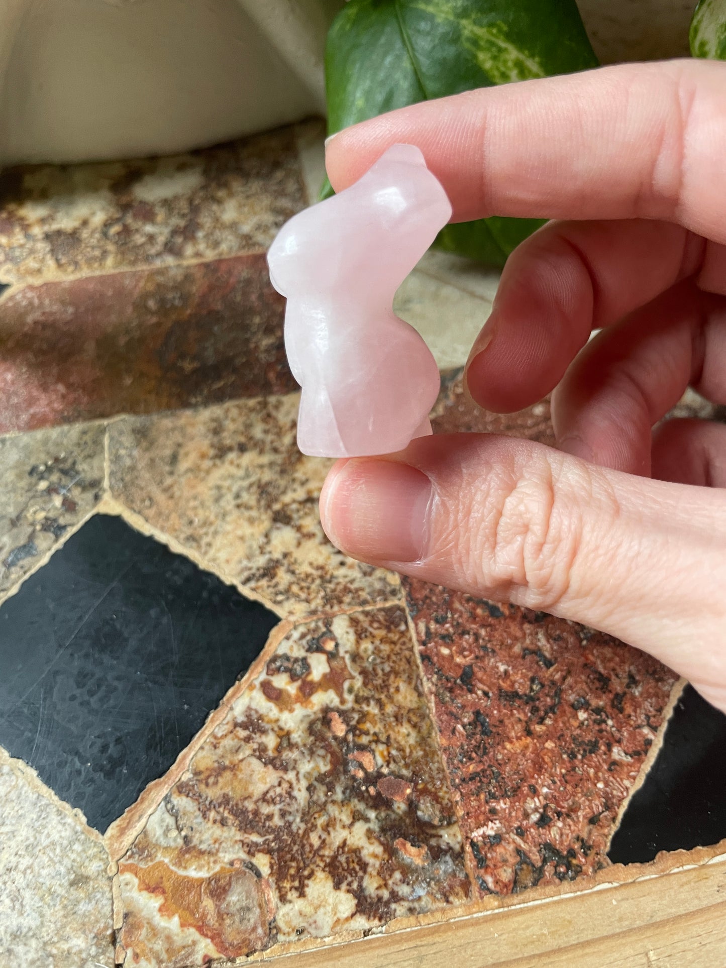 Mini Rose Quartz Goddess (lady body)
