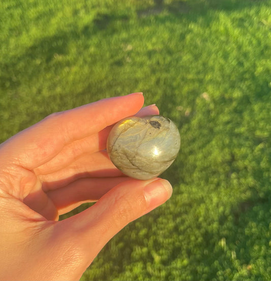 MINI Labradorite Heart Carving🩶(E)