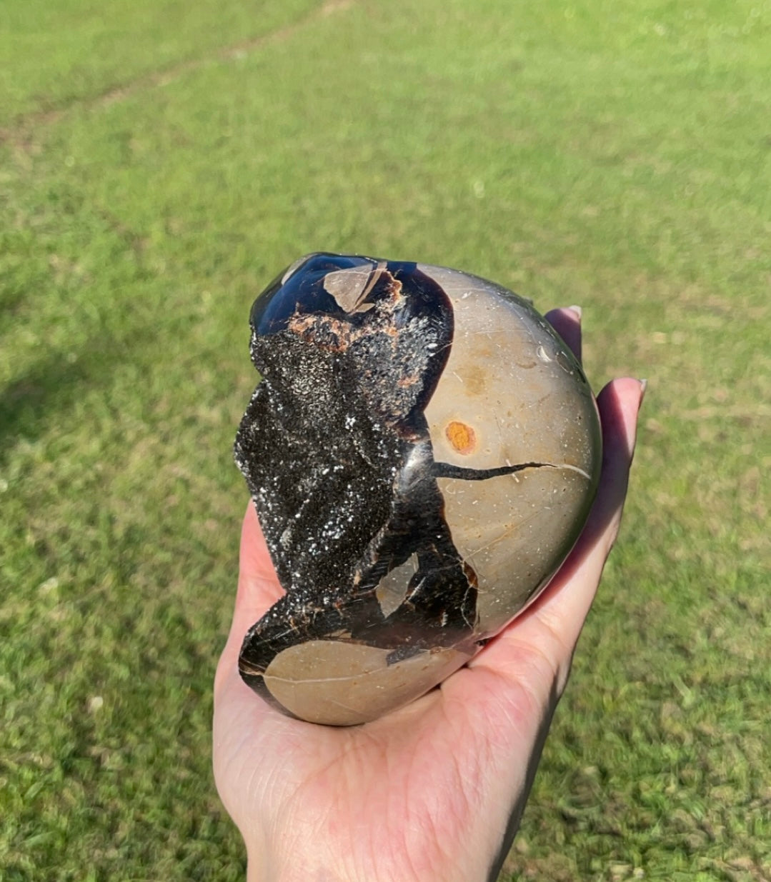 UV Reactive Large Druzy Septarian Heart Carving (Dragon Stone)