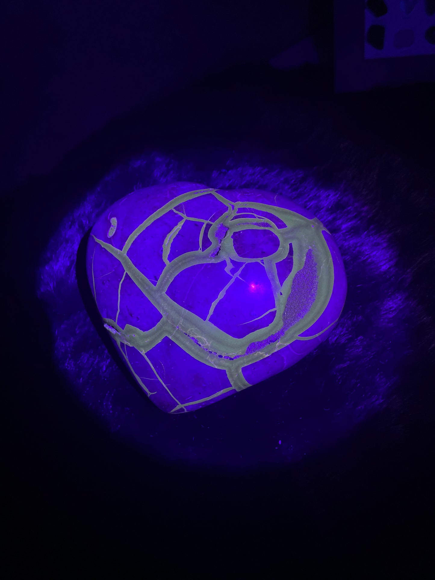 UV Reactive Large Druzy Septarian Heart Carving (Dragon Stone)