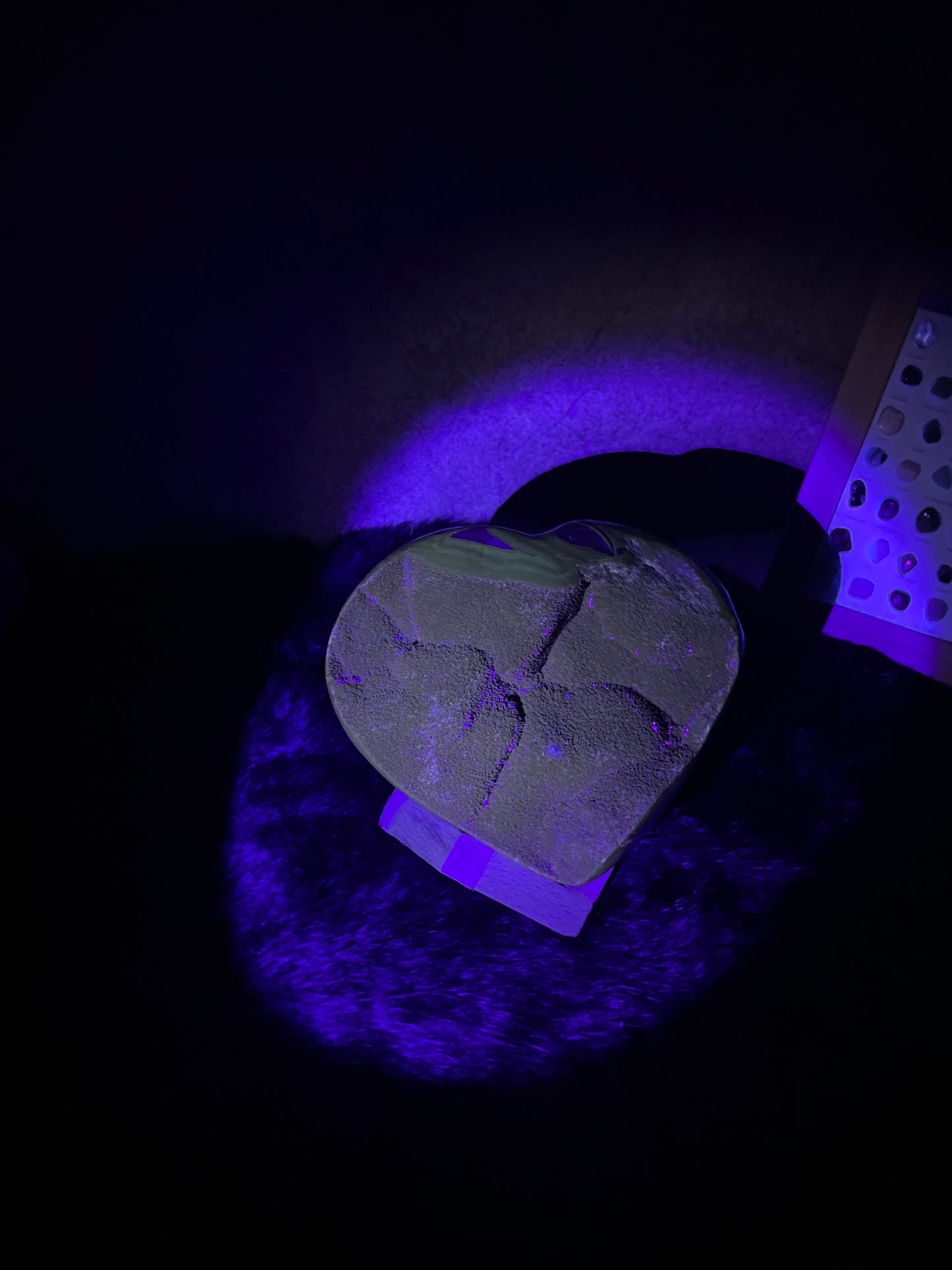 UV Reactive Large Druzy Septarian Heart Carving (Dragon Stone)