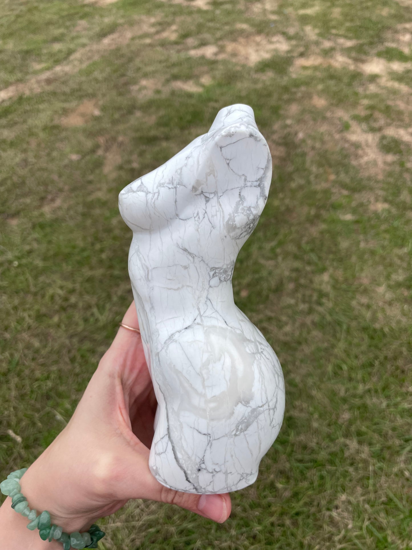 XXL Howlite Goddess body carving